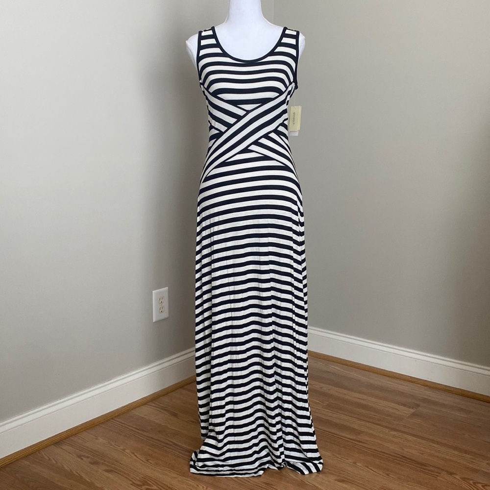 Black & White Striped Sleeveless Maxi dress